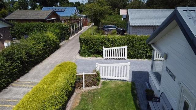 Bungalow Scheldezicht In Zeeland Dicht Bij Zee Scherpenisse Exterior photo